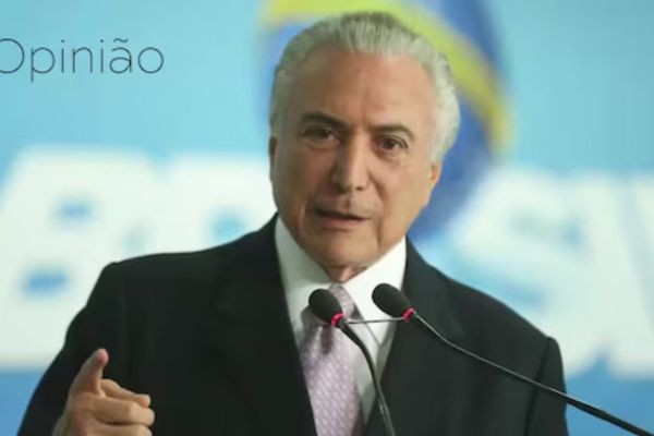 Temer critica tarifa dos EUA e revogação de vistos de ministros e pede diálogo entre Lula e Trump
