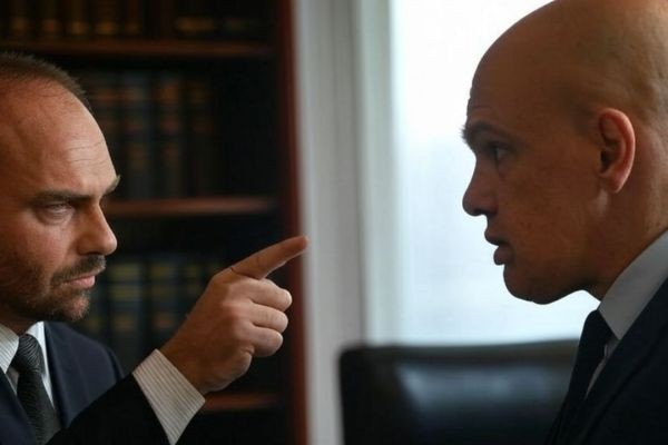 Eduardo Bolsonaro fala em resposta URGENTE AO REGIME e que Moraes é um GANGSTER DE TOGA