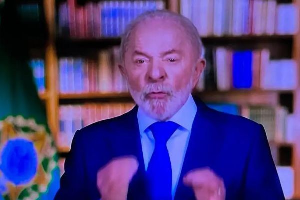 Brasil não aceitará chantagem dos EUA, diz Lula em pronunciamento
