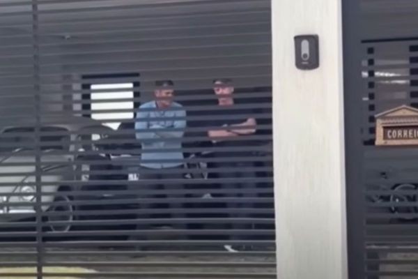 Moraes ordena vigilância contínua de Bolsonaro pela polícia