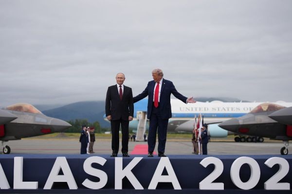 Trump e Putin se reúnem no Alasca para discutir cessar-fogo na Ucrânia