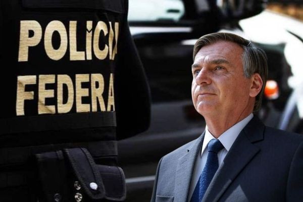 PF quer policiais dentro da casa de Bolsonaro para evitar suposta FUGA