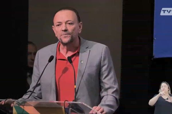 Trump é o maior líder do fascismo, diz  novo presidente do PT