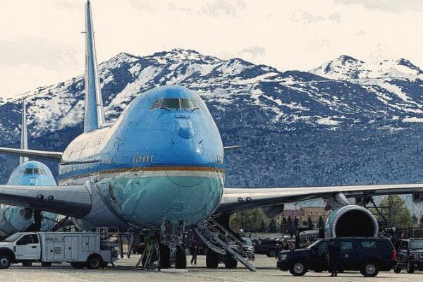 Air Force One x Ilyushin Il-96: conheça aviões que levaram Putin e Trump a encontro nop Alaska
