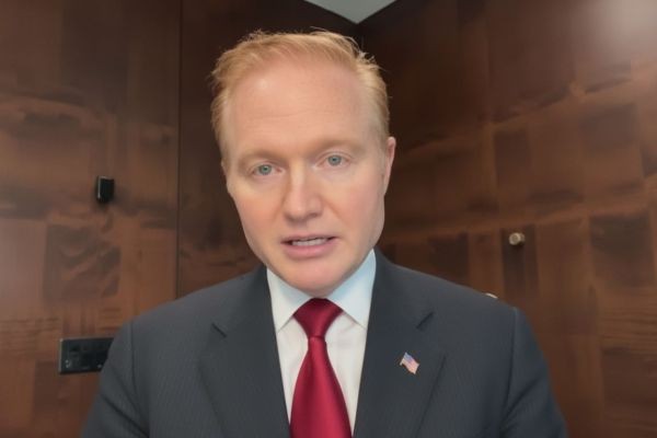 Advogado de Trump diz que decisão de Moraes não é humanitária