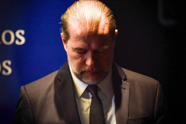 Ala do STF vê renúncia de Toffoli como "inevitável"