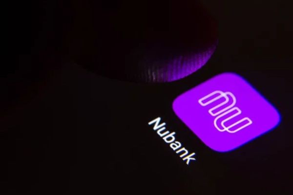 Nubank bloqueia contas sem aviso por suspeita de ilícitos