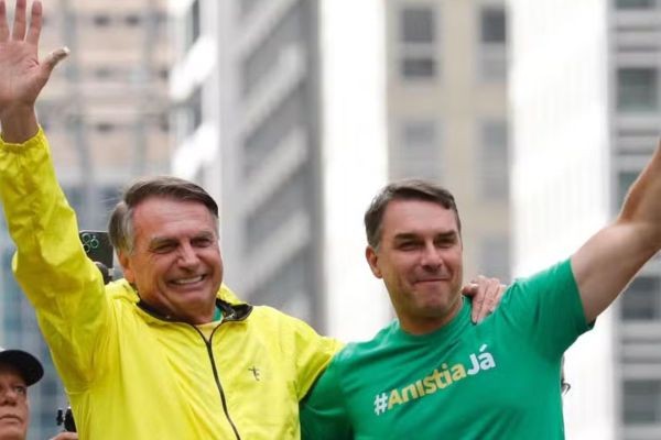 É o 01: Jair Bolsonaro reafirma FLÁVIO é o candidato