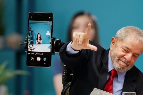 GRAVE: LULA assina decretos e amplia controle do governo sobre redes sociais.