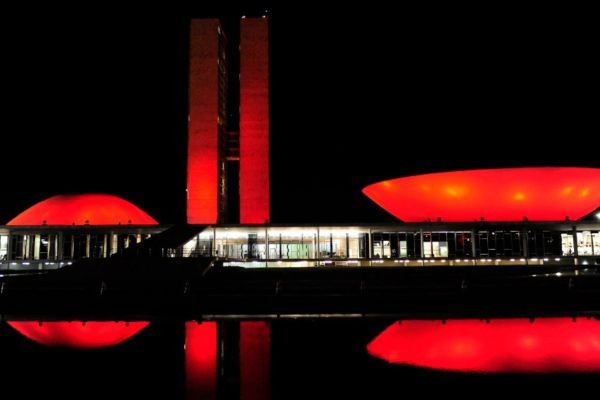 Conselho de Ética suspende por 2 meses mandatos de Marcos Pollon, Marcel van Hattem e Zé Trovão.