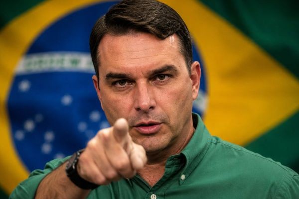 Flávio revelou nomes apoiados para o Senado em Live nesta Quinta-Feira 06/08