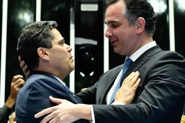 Alcolumbre acelera rito e deve pautar indicação de Pacheco ao TCU na terça-feira