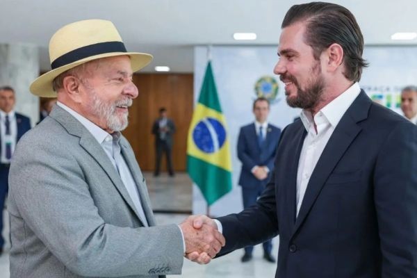 Lula era amigo, conselheiro ou sócio do Banco Master?, questiona Flávio Bolsonaro, após áudio vazado