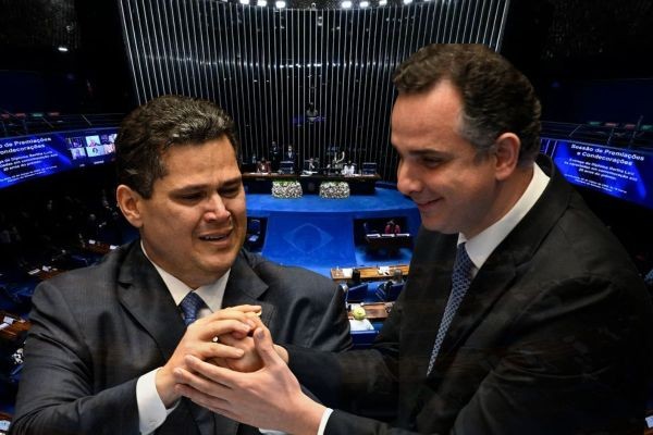 CÚMPLICES: Câmara dos Deputados chancela indicação e o senador Rodrigo Pacheco assumirá vaga de ministro no TCU