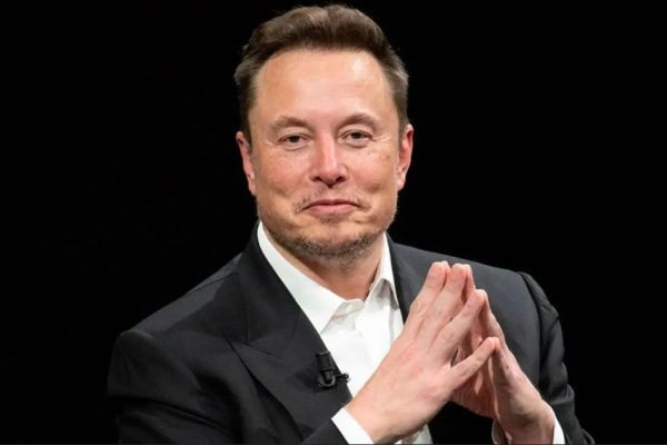 Elon Musk reage ao crescimento de Flávio Bolsonaro no mercado de apostas