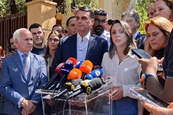 Com o PODEMOS agora são 5 partidos apoiando Flávio Bolsonaro no segundo turno